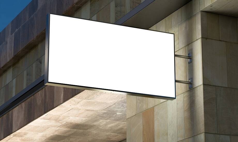 Zalety kasetonów z dibondu w porównaniu do tradycyjnych materiałów reklamowych