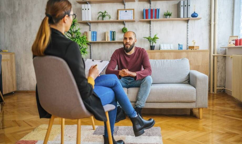 Jakie są etapy terapii w ośrodku leczenia nerwicy?