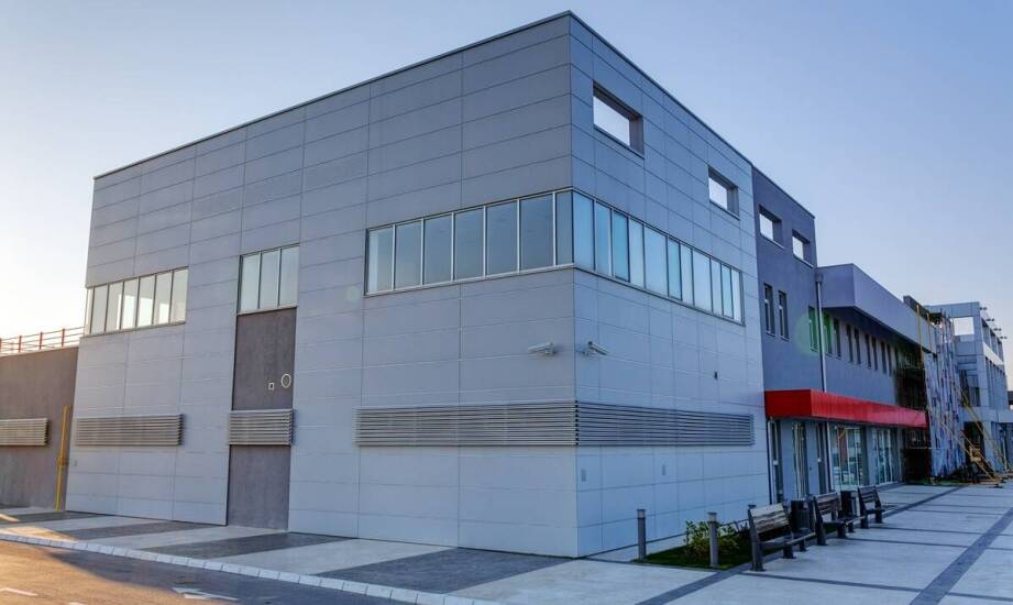 Jakie są najnowsze trendy w projektach hal magazynowych?