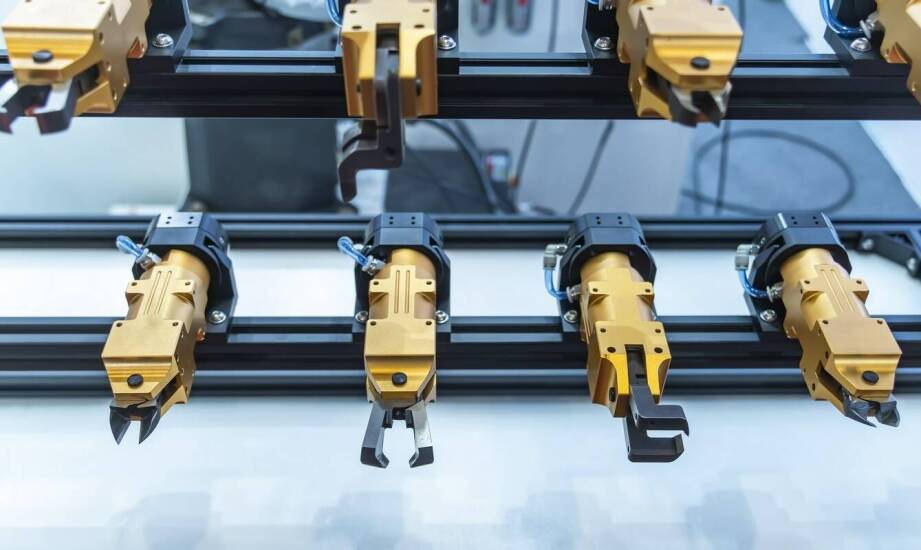 Znaczenie zacisków do prowadnic liniowych w systemach transportu materiałów