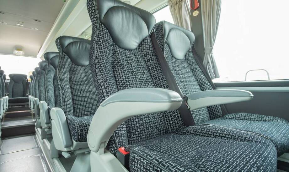 Porównanie cen wynajmu autobusów w Polsce – co warto wiedzieć?