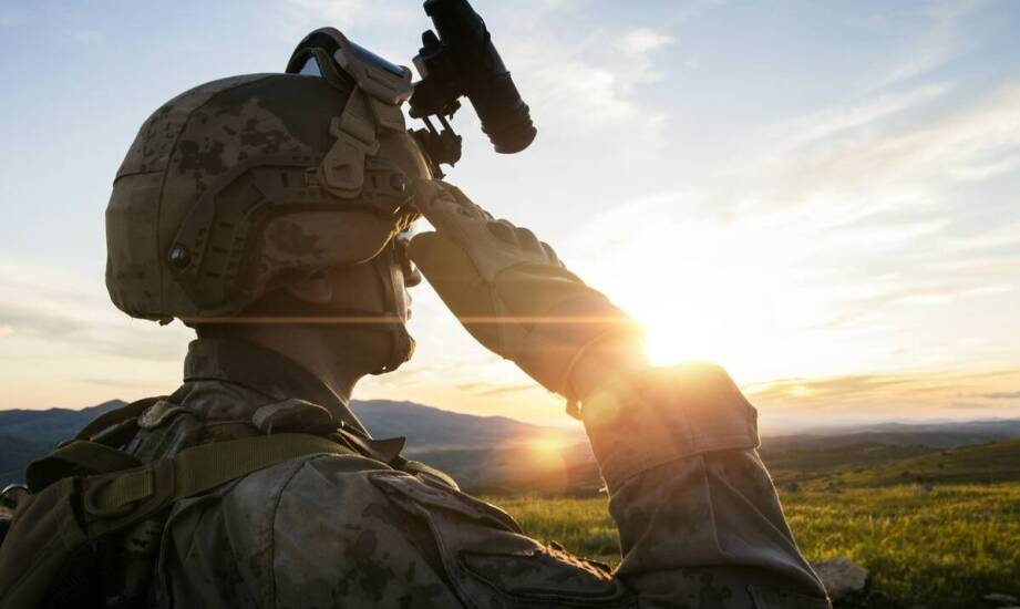 Porównanie modeli lornetek taktycznych dostępnych na rynku