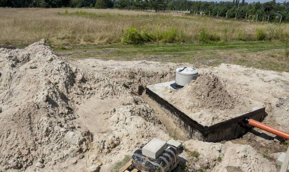Dlaczego szamba betonowe dwukomorowe to inwestycja na lata?