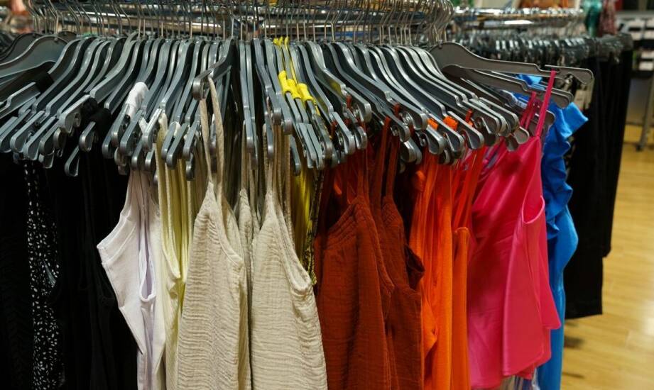 Jakie fasony sukienek będą najmodniejsze w nadchodzącym sezonie?