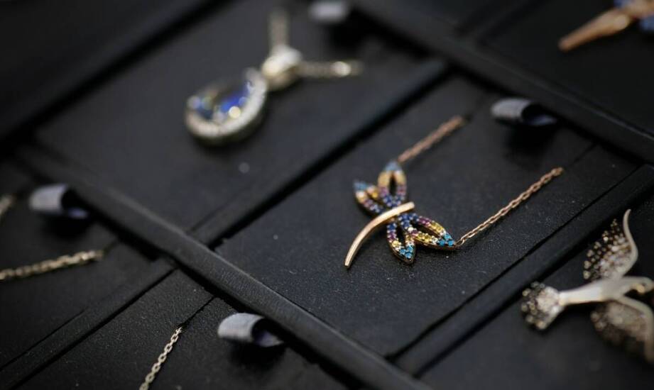 Zalety wyboru biżuterii z żółtego złota w jubiler ella bolesławiec