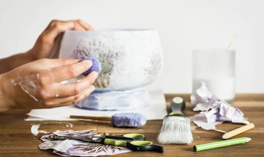 Trwałość i estetyka zdjęć nagrobkowych na porcelanie i krysztale