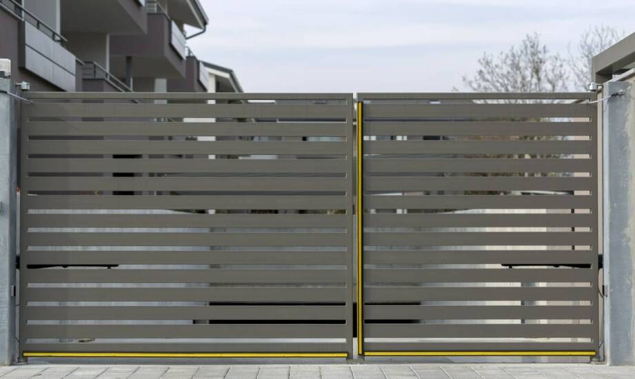 Jak automatyka bram wpływa na estetykę i funkcjonalność posesji