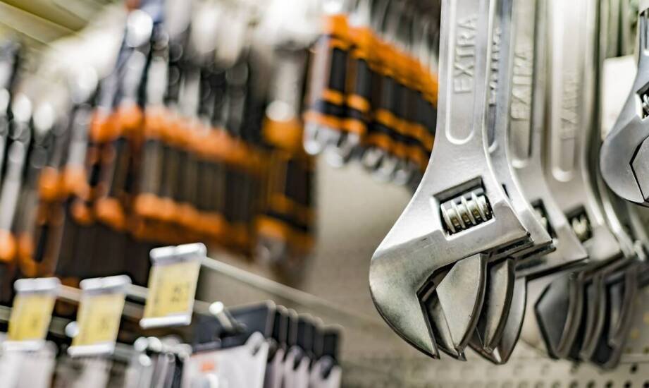 Jakie akcesoria dodatkowe mogą wspierać działanie uchwytów na drabinę do busa?