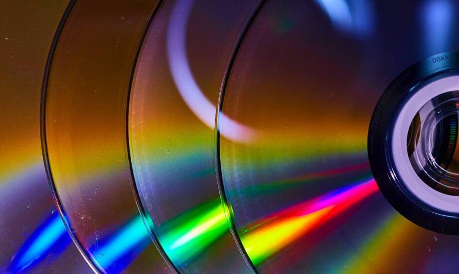 Jak różne typy opakowań wpływają na odbiór tłoczonych płyt CD?