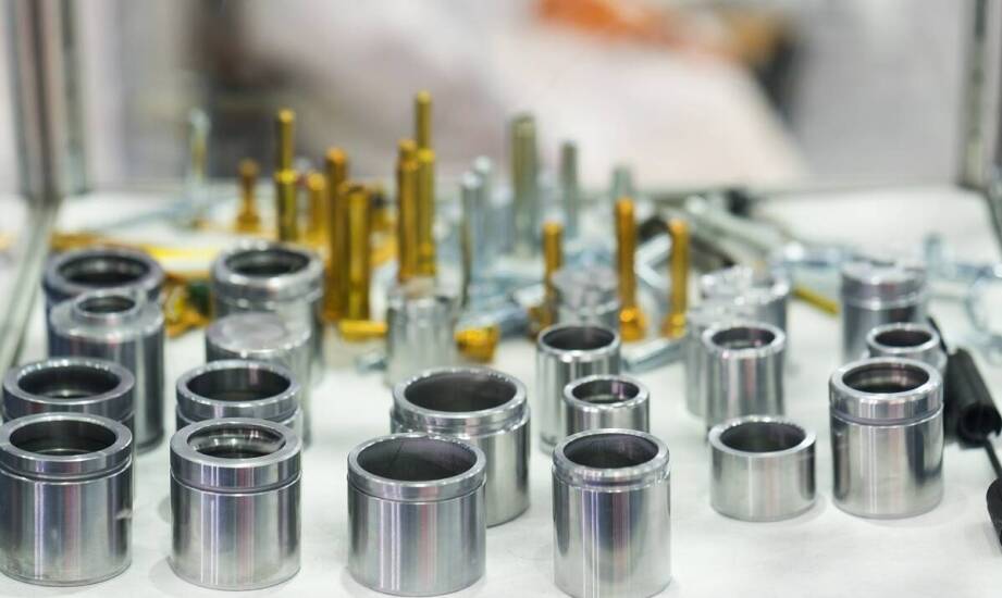 Jakie czynniki należy rozważyć przy wyborze zabezpieczeń osiowych?