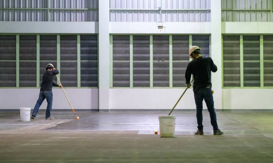Zastosowanie Tenzi TG Cleaner w utrzymaniu czystości placów budowy