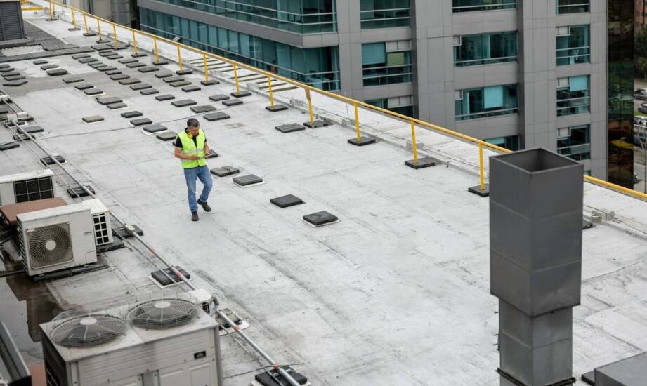 Jakie są najważniejsze aspekty konserwacji dachów?