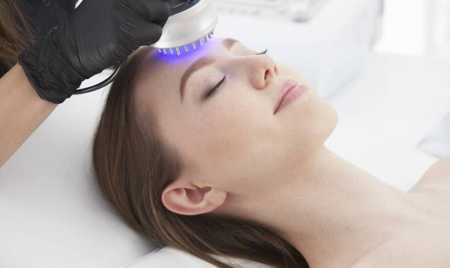 Jak laserowe usuwanie zmian skórnych wpływa na wygląd cery?