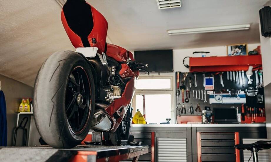 Przegląd funkcji dodatkowych w nowoczesnych podnośnikach jednokolumnowych mobilnych