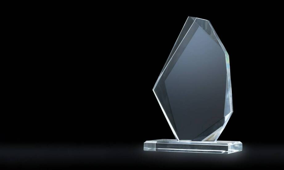 Trwałość i piękno sześcianu ściętego w upamiętnianiu ważnych wydarzeń