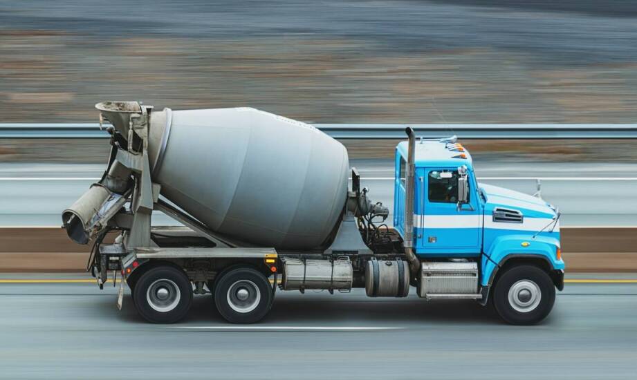 Rola nowoczesnej floty pojazdów w transporcie betonu na taras
