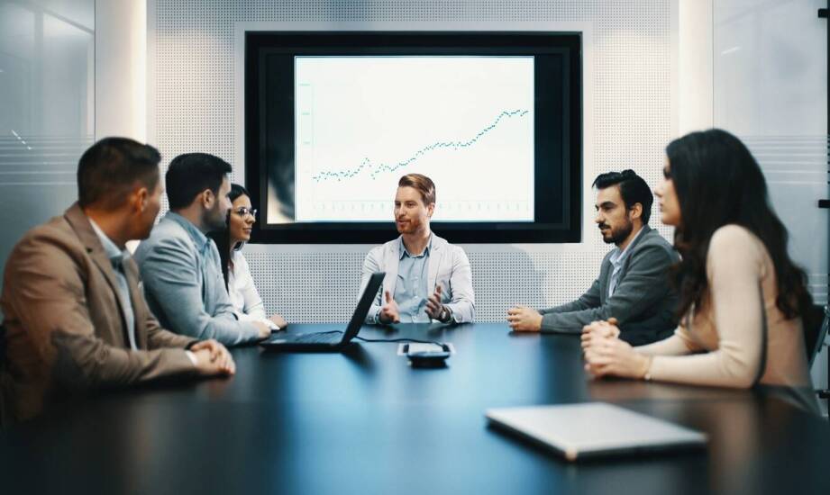 Jakie są zalety korzystania z chmurowych rozwiązań wideokonferencyjnych?