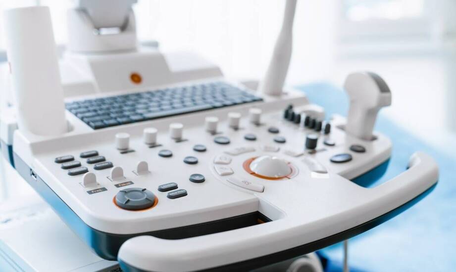 Przemysł medyczny a zgrzewarka ultradźwiękowa – precyzyjne połączenia dla bezpieczeństwa