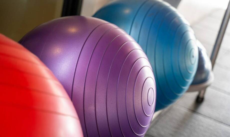 Atlas do ćwiczeń jako kompleksowe rozwiązanie dla domowej siłowni