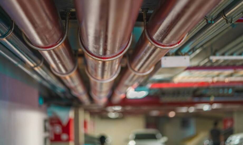 Zastosowanie rur żeliwnych sferoidalnych w projektach kanalizacyjnych: korzyści i wyzwania