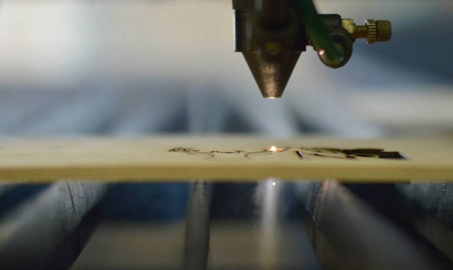 Jak przygotować pliki do obróbki laserowej w programie LightBurn – praktyczny poradnik