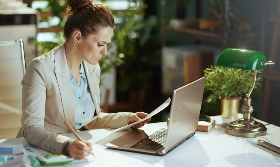 Wirtualna asystentka a obsługa dokumentacji finansowej