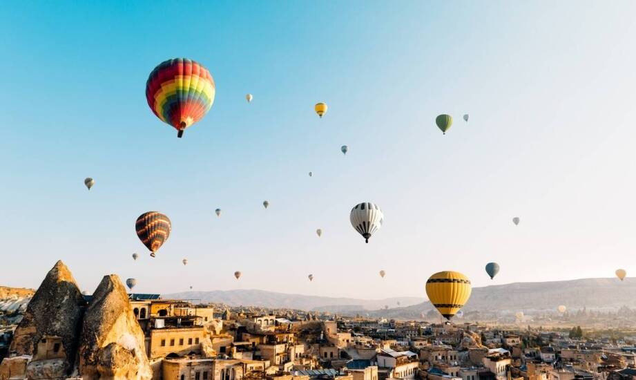 Przewodnik po ofertach voucherów na loty balonem – co wybrać?