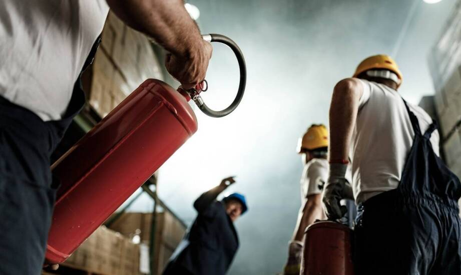 Wpływ systemów gaszenia na bezpieczeństwo pracy na placach budowy