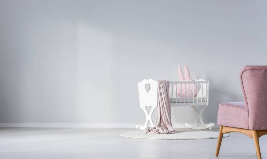 Porównanie materiałów używanych w produkcji kocyków dla niemowląt