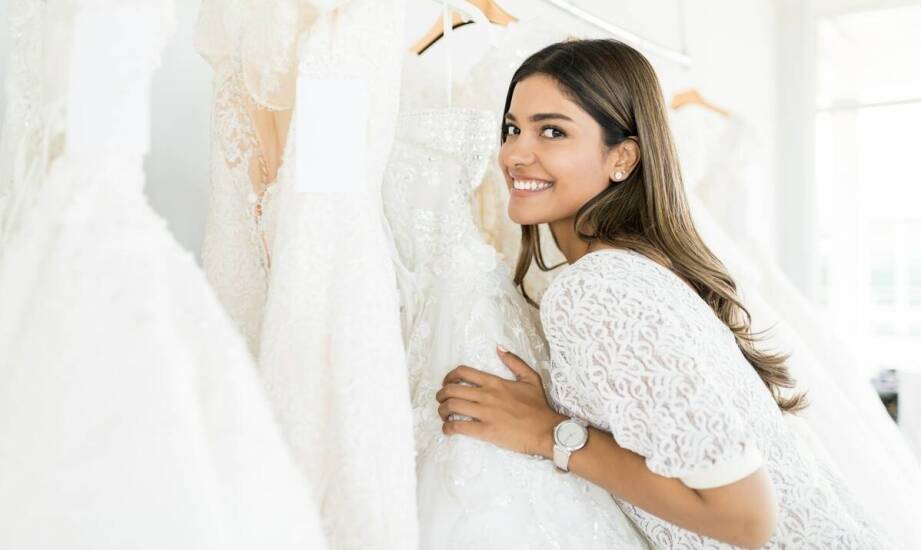 Jak zorganizować przymiarki sukni ślubnej z bliskimi online?