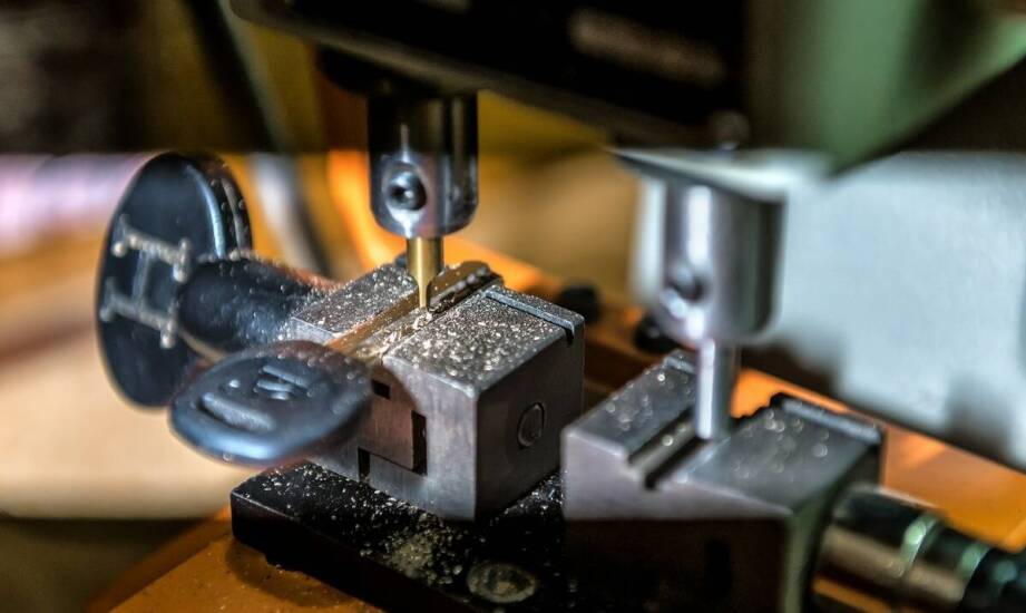 Jak frezowanie wpływa na jakość i trwałość elementów metalowych?