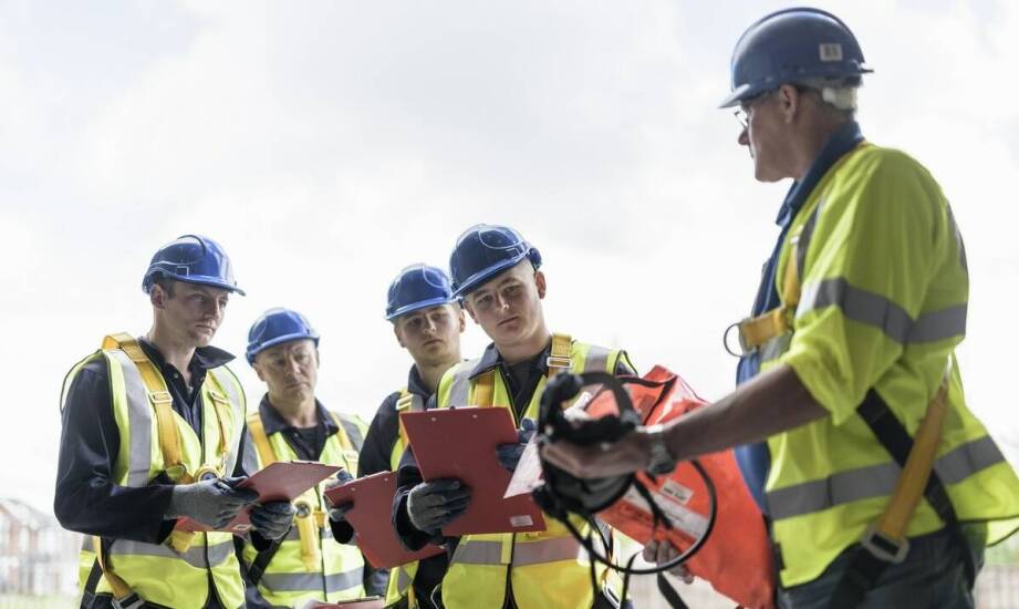 Jakie korzyści przynoszą firmom budowlanym szkolenia z zakresu tachimetrów używanych?