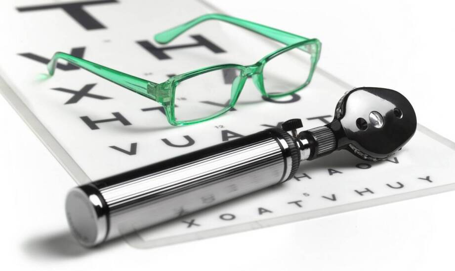 Jakie są kluczowe kroki w procesie doboru okularów korekcyjnych przez optometrystę?