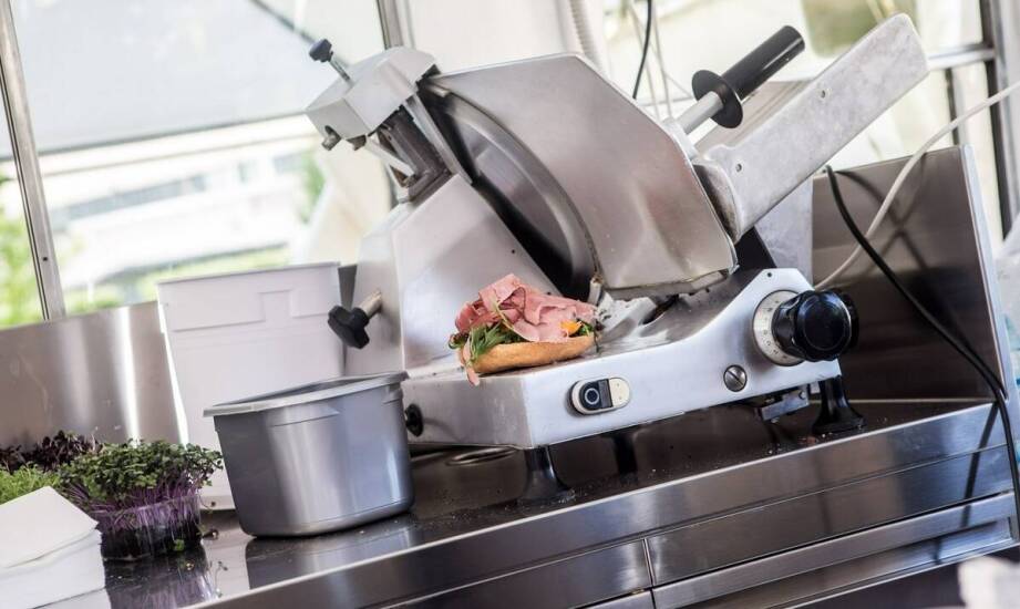 Kluczowe aspekty bezpieczeństwa w zabudowach food trucków