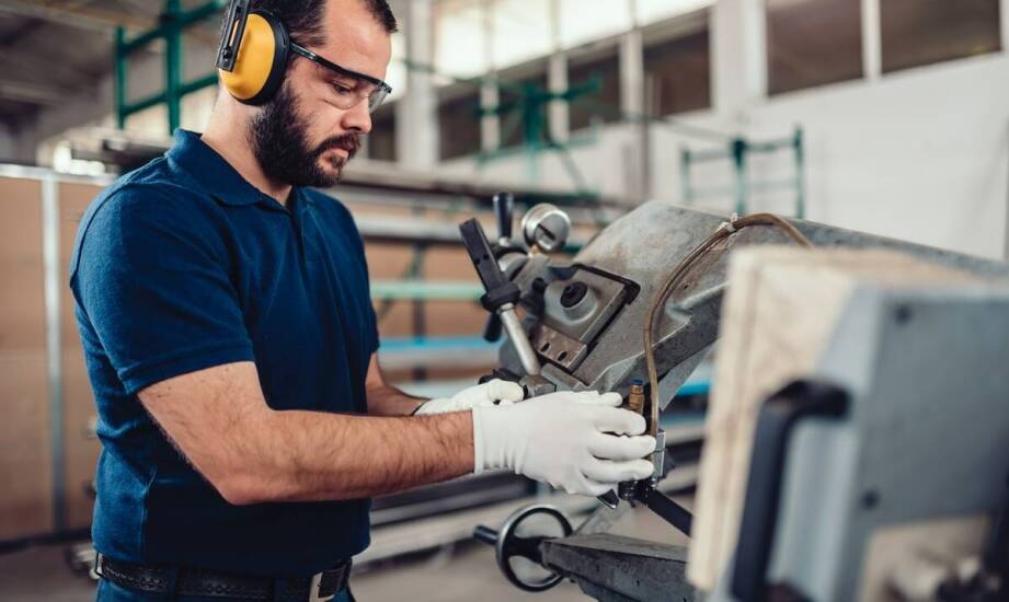 Jak kontrola procesu produkcyjnego wpływa na jakość końcowego produktu?