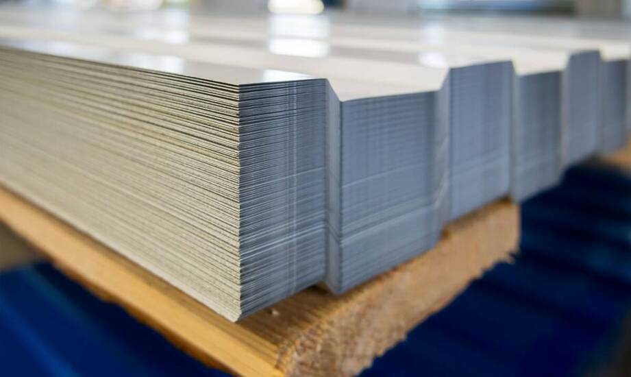 Jak gięcie blachy aluminiowej wpływa na trwałość konstrukcji?