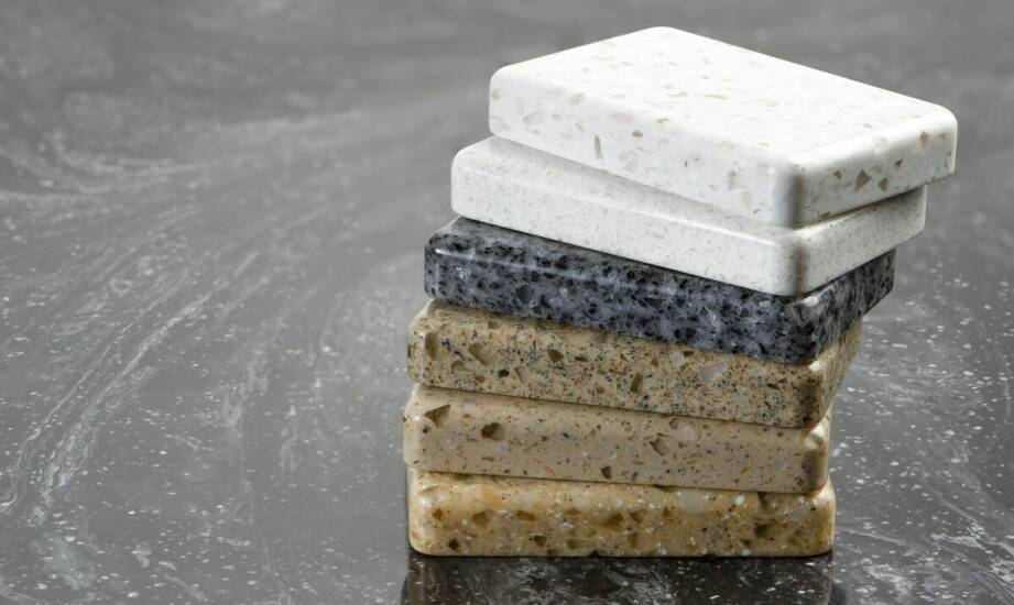 Odporność płyt kwarcowych na zanieczyszczenia i graffiti