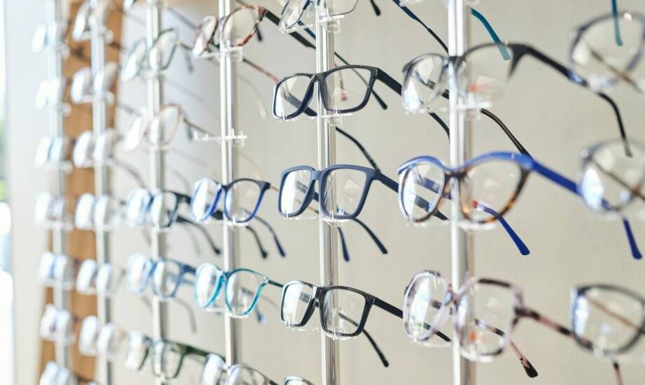 Wybór idealnych oprawek – co warto wiedzieć przed zakupem?