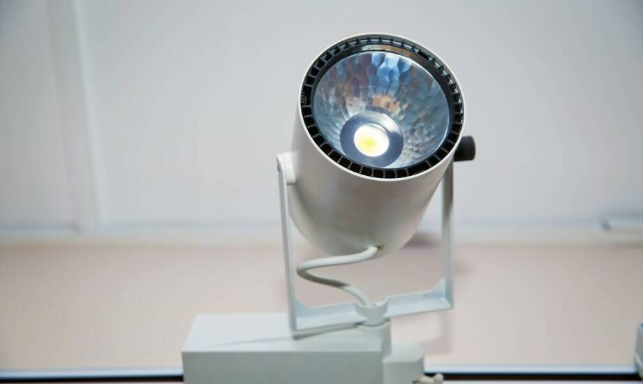 Oświetlenie LED a oszczędność energii – co oferuje rynek?