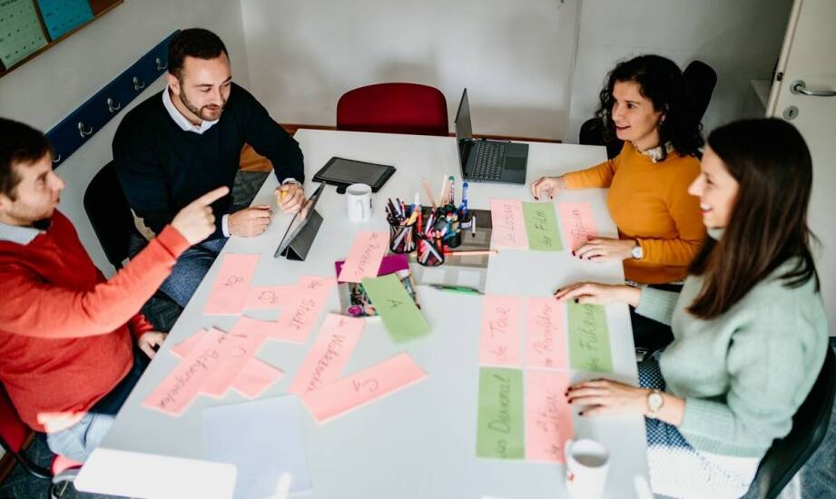 Rozwijanie umiejętności interpersonalnych na warsztatach dla dorosłych