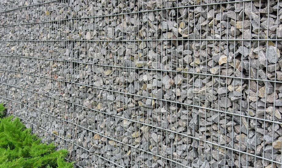Kosze gabionowe w aranżacjach ogrodowych - połączenie natury z nowoczesnością