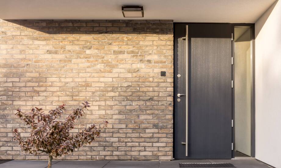 Drzwi zewnętrzne a ochrona przed warunkami atmosferycznymi