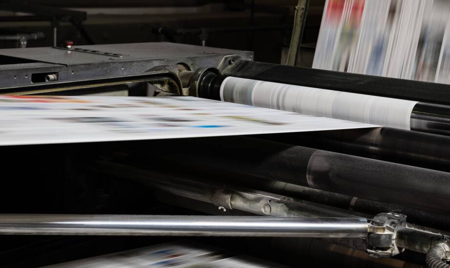 Ulotki jako narzędzie promocji – jak drukarnia może pomóc w ich tworzeniu?