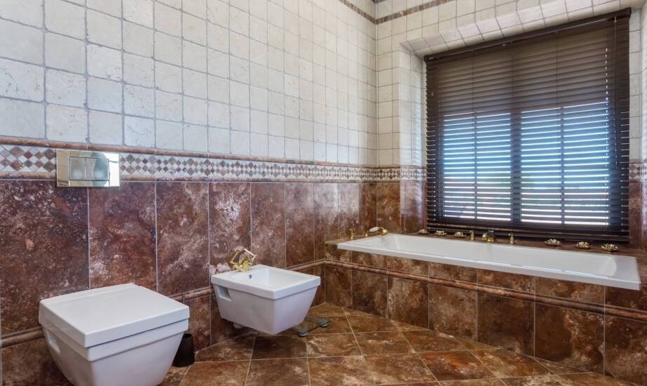 Jak kafelki łazienkowe wpływają na styl i funkcjonalność wnętrza?