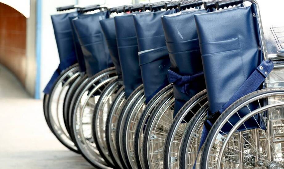 Zalety korzystania z lekkiego wózka inwalidzkiego podczas podróży