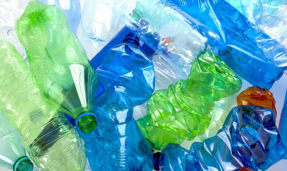 Butelki PET a ochrona środowiska: jak zminimalizować wpływ na ekosystem?