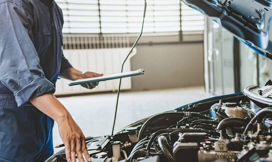 Proces oceny stanu technicznego auta – co obejmuje wizyta u eksperta?