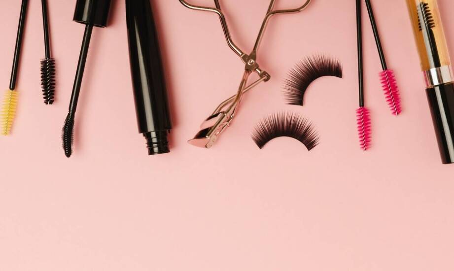 Jakie kleje do rzęs są odpowiednie dla alergików?