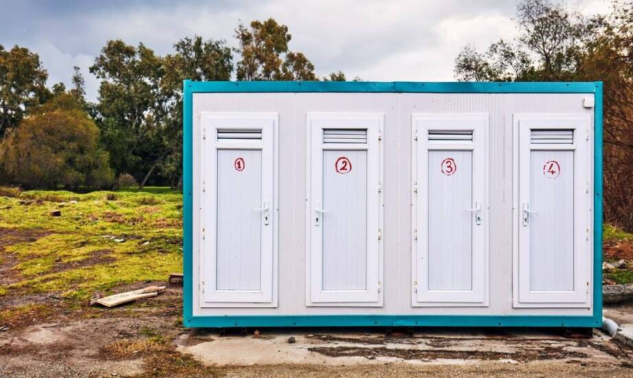 Toalety przenośne a ochrona środowiska – jakie stosujemy rozwiązania?