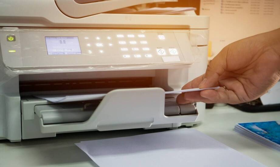 Nowoczesne archiwa elektroniczne: Jak skanowanie dokumentów w Warszawie przyczynia się do ich tworzenia